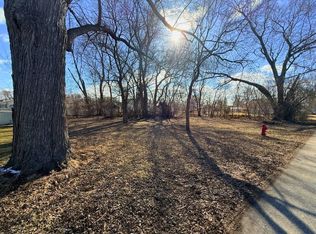 127 Lakewood Ave, Crystal Lake, IL 60014