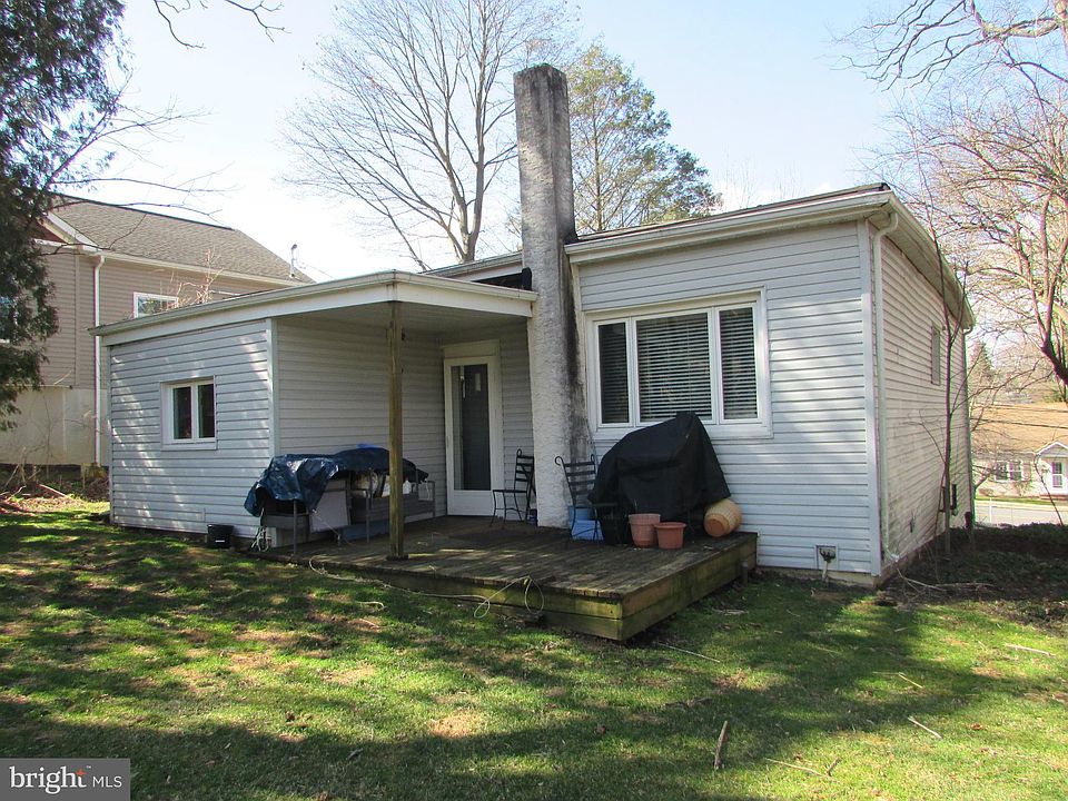 2nd image of 294 E Pine Grove Rd