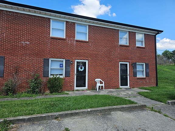 2nd image of 1666 Foxhaven Dr #4