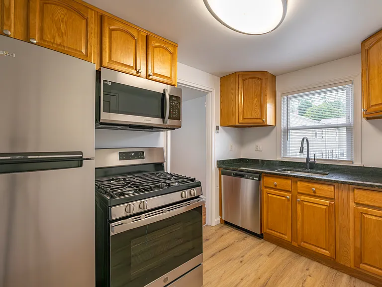 West Gate Townhomes — Photo 28