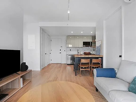 5th image of 16 West St #318