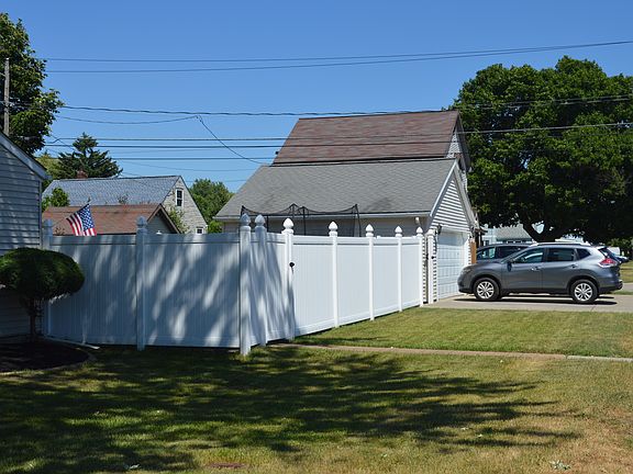 3rd image of 171 Barnsdale Ave