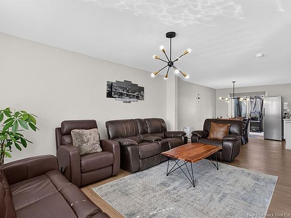 4th image of 18 Brooklyn St