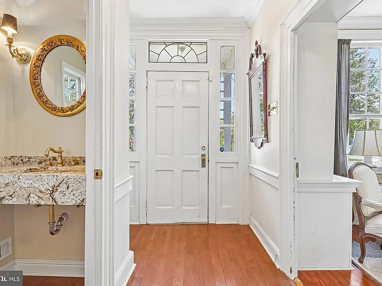 2167 Brunswick Ave — Photo 15