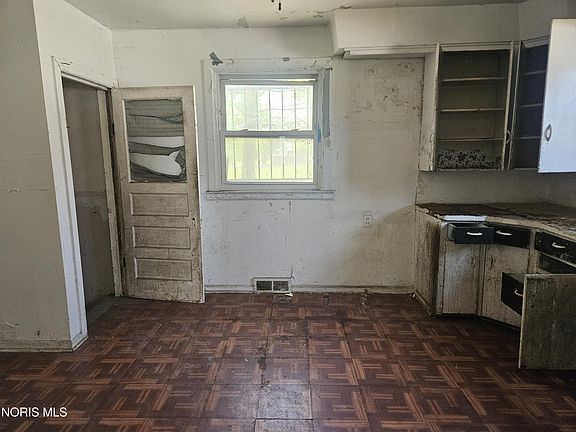 4th image of 1209 Waverly Ave