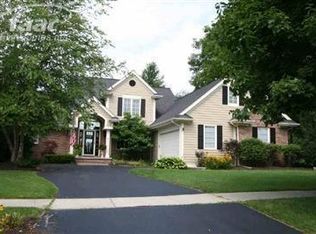5540 Underhill Ct, Grand Blanc, MI 48439