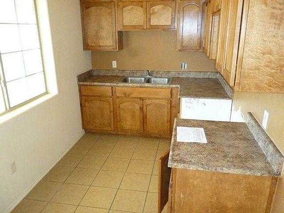 2nd image of 840 E Las Brisas Blvd