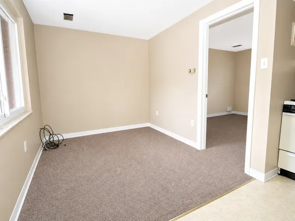 243 Moon Clinton Rd, Coraopolis, PA 15108