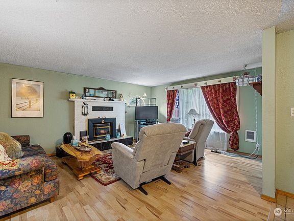 4th image of 1724 164th Street S