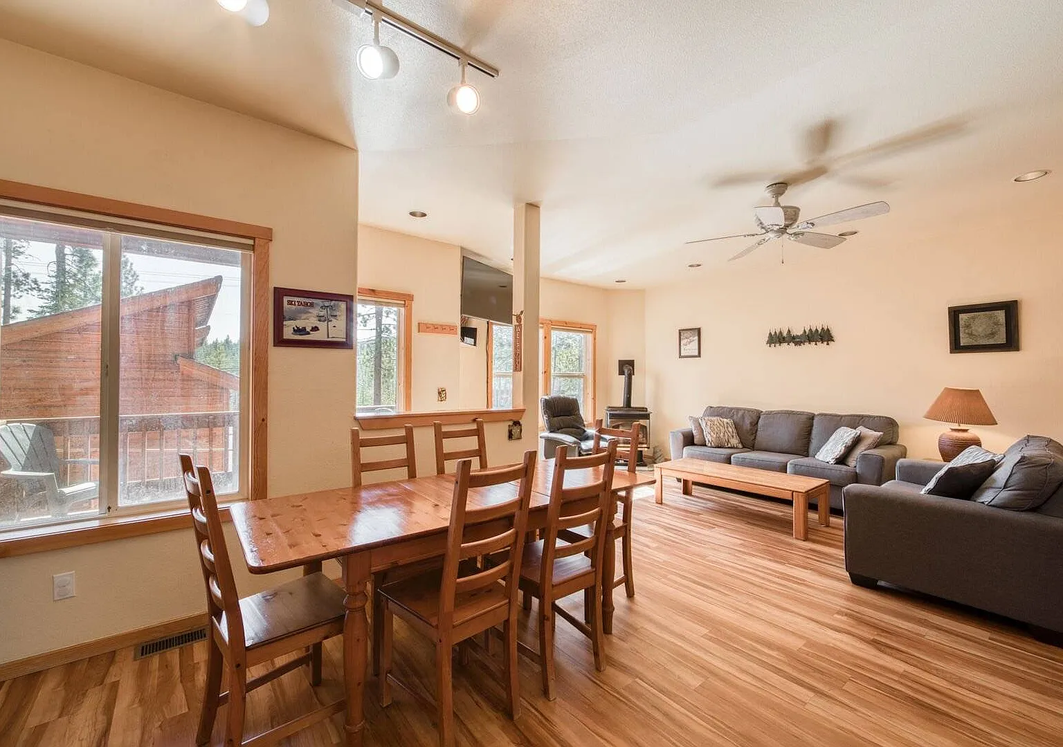 2 bed, 944 sqft, $5,500 — Photo 3