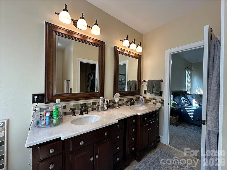 819 Stargard Ct — Photo 23