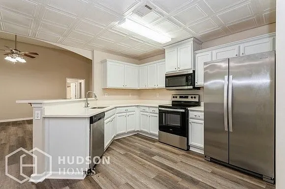 426 Madison Ave — Photo 10