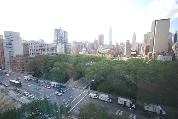 Rented by Luxury Habitat | media 22