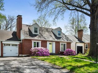 24 Magnolia Dr, Saint Louis, MO 63124