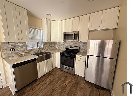5th image of 3205 Bartdon Ave