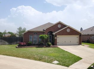 620 Cessna Ct, Saginaw, TX 76179