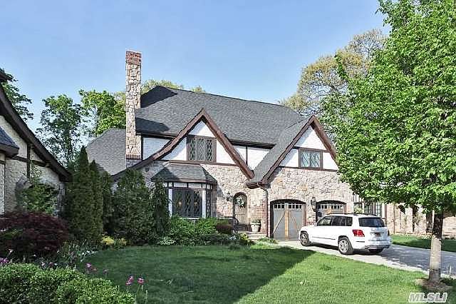 1st image of 3 Arbor Ln