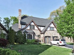 3 Arbor Ln, Rockville Centre, NY 11570