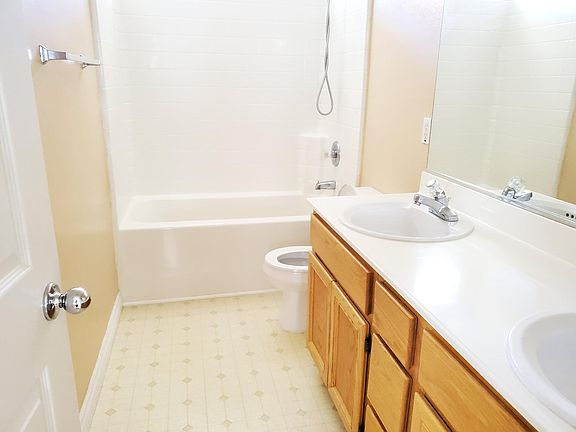 Upstairs Bathroom 2