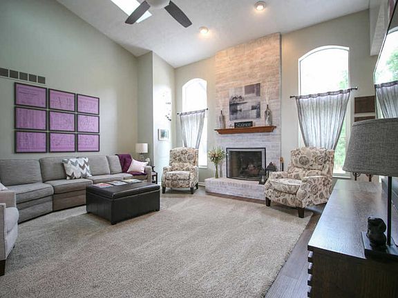4th image of 1076 Taylor Woods Pl