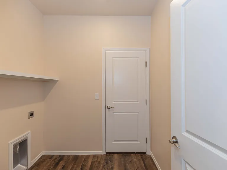 7516 Buck St — Photo 14