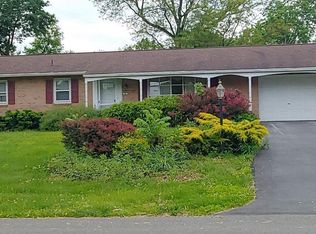 26 Walnut Dr, Ephrata, PA 17522