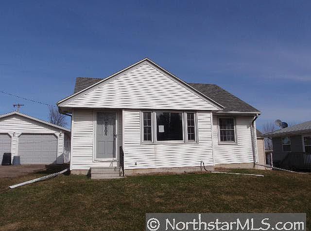1st image of 204 1st Avenue W