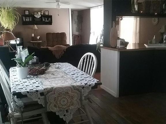5th image of 58 Cheryl Dr