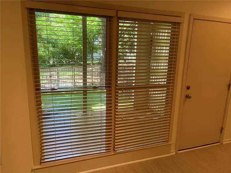 1325 Peachtree Vw NE — Photo 17