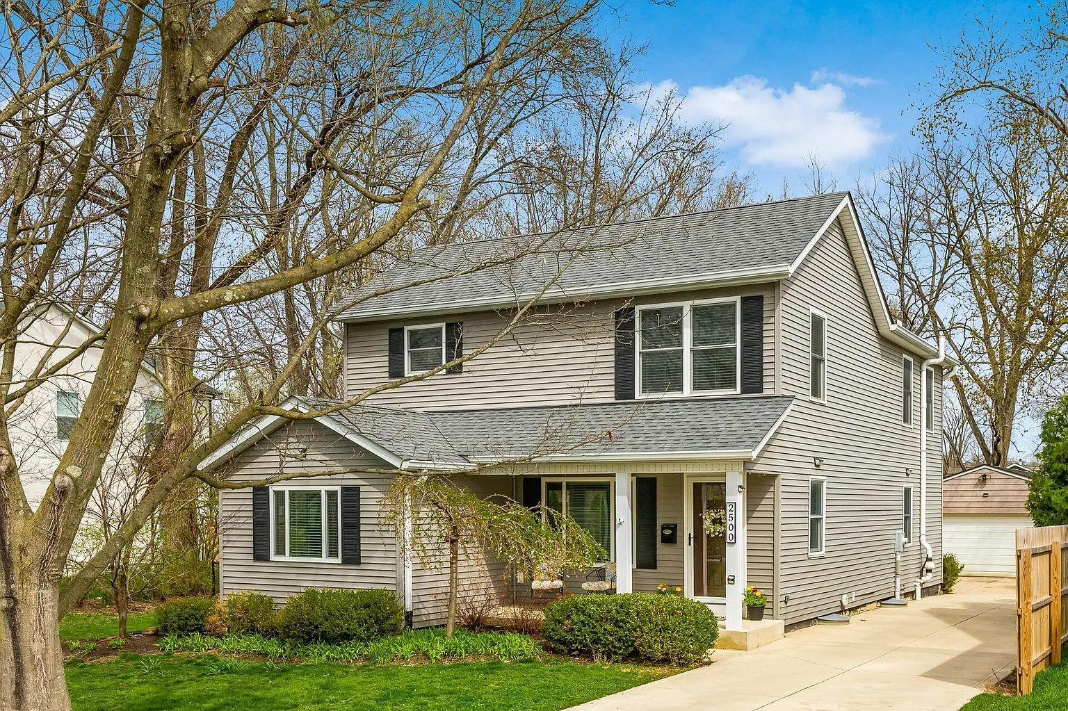 2500 Eastcleft Dr photo 1