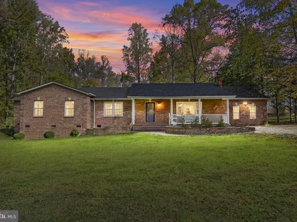 592 Hartwood Rd, Fredericksburg, VA 22406
