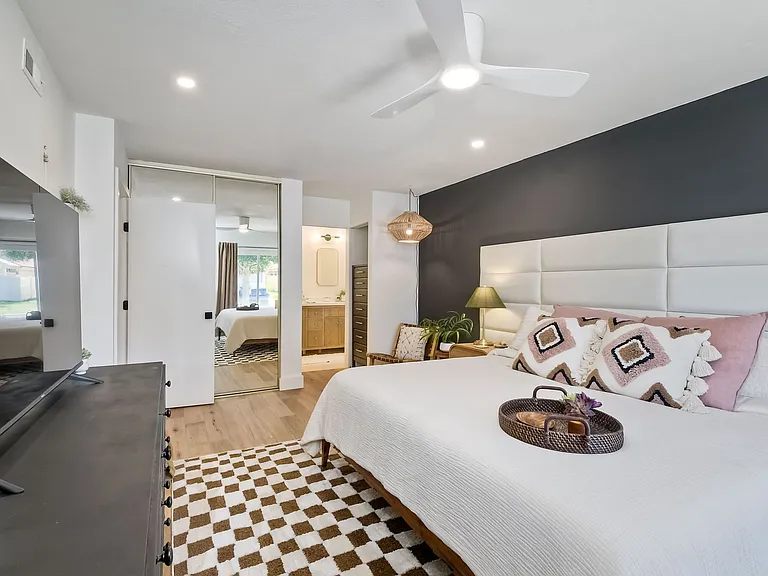 822 Caminito Rosa — Photo 11