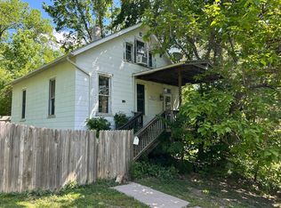 740 E 9th St, Davenport, IA 52803