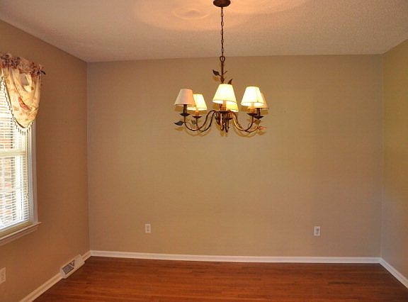 4th image of 159 Knollwood Dr