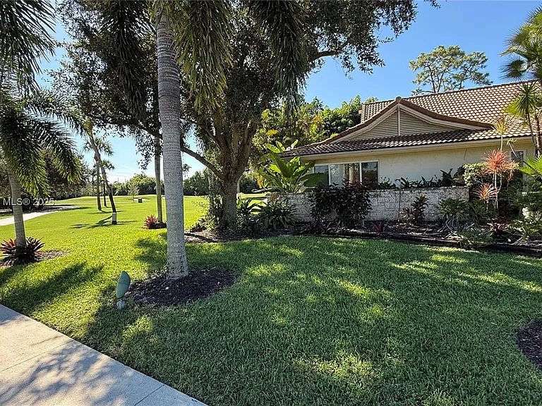10134 Boca Woods Ln — Photo 14