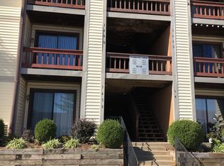 1460 Summergate Pkwy, Saint Charles, MO 63303