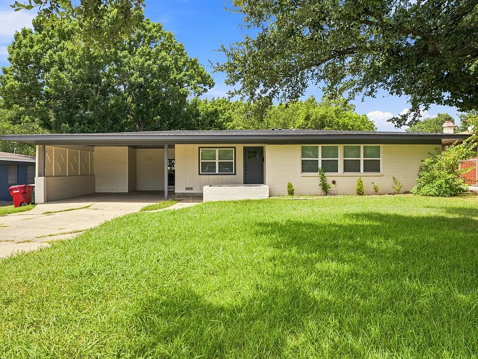 1411 W Shields Dr