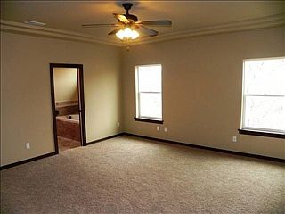5th image of 188 Erica Dr