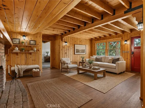 349 Golf Course Rd, Lake Arrowhead, CA 92352