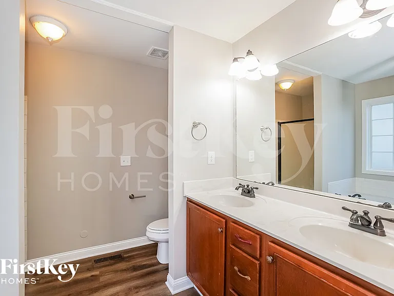 850 Samantha Ln — Photo 13