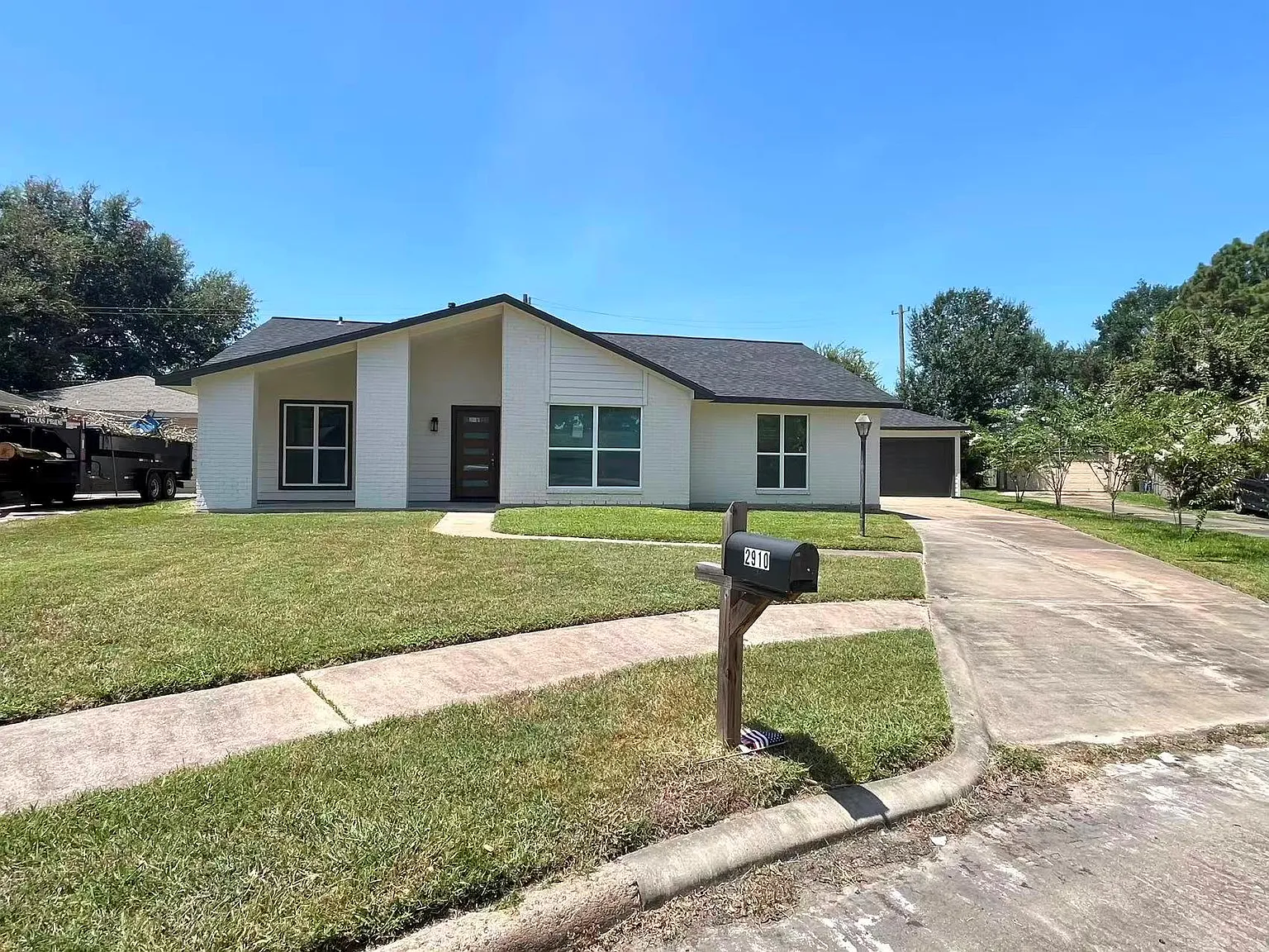 3 bed, 2.0 bath, 1574 sqft, $2,350 — Photo 4