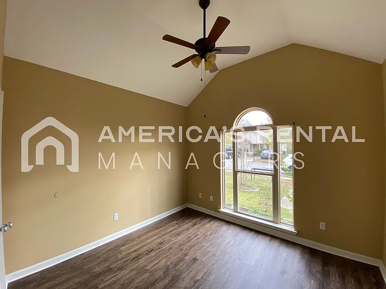 525 Fox Run Cir — Photo 6