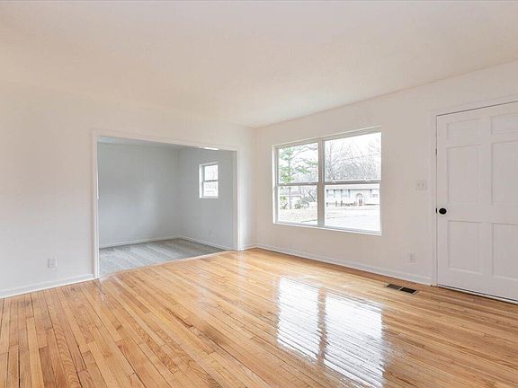 4th image of 9191 Wood Ln