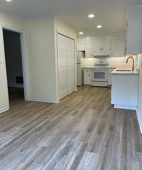 1041 Crooked Creek Ct — Photo 6