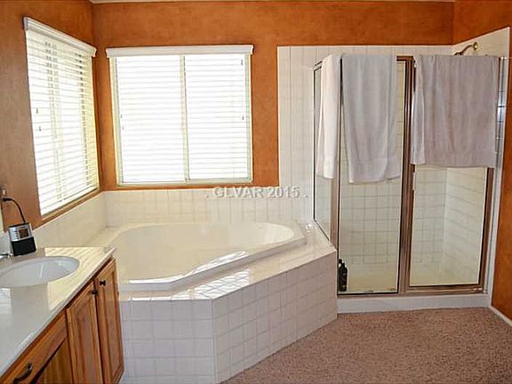 5th image of 9846 Curtsy Ave