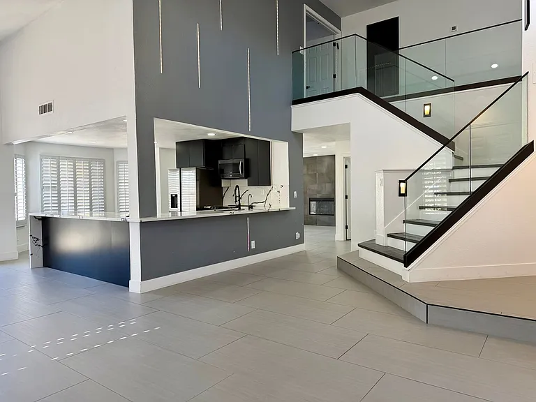 9713 Horizon Hills Dr — Photo 2