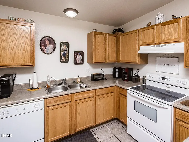 2960 Osborn Dr #102 — Photo 8