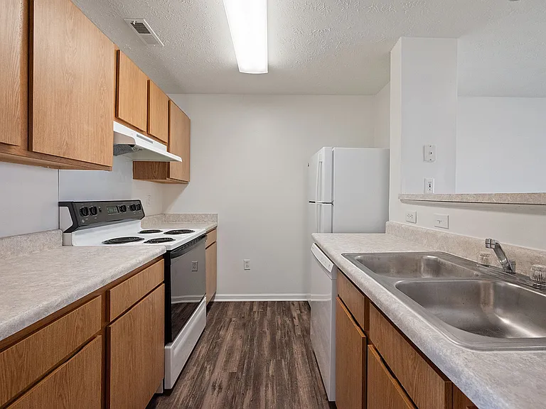 Autumn Woods Apartments — Photo 20