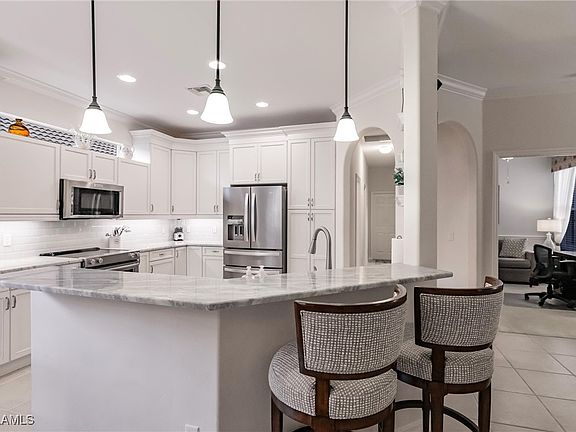 3rd image of 8186 Woodridge Pointe Dr