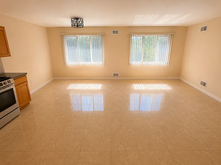 203 Sprague Ave #2 — Photo 4